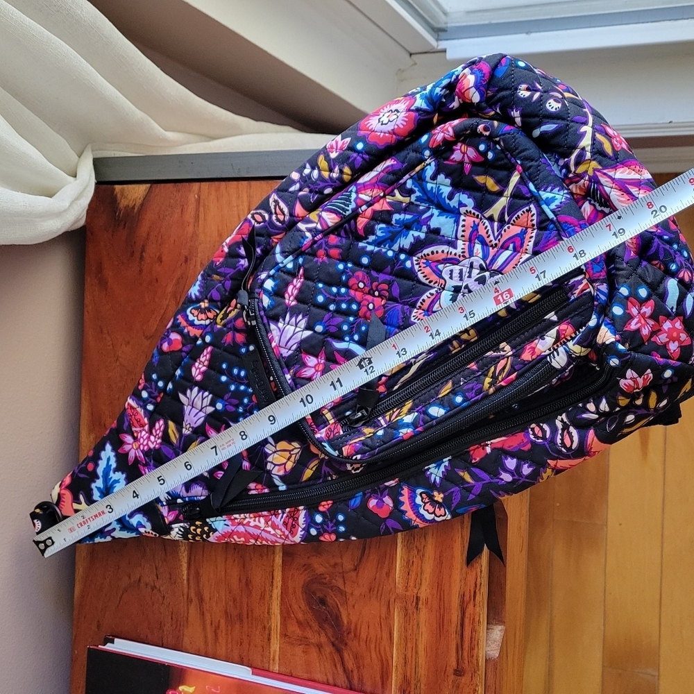 Vera Bradley Sling Backpack Foxwood Pattern RETIRED NWOT Crossbody Quilt 20" App - Picture 12 of 13